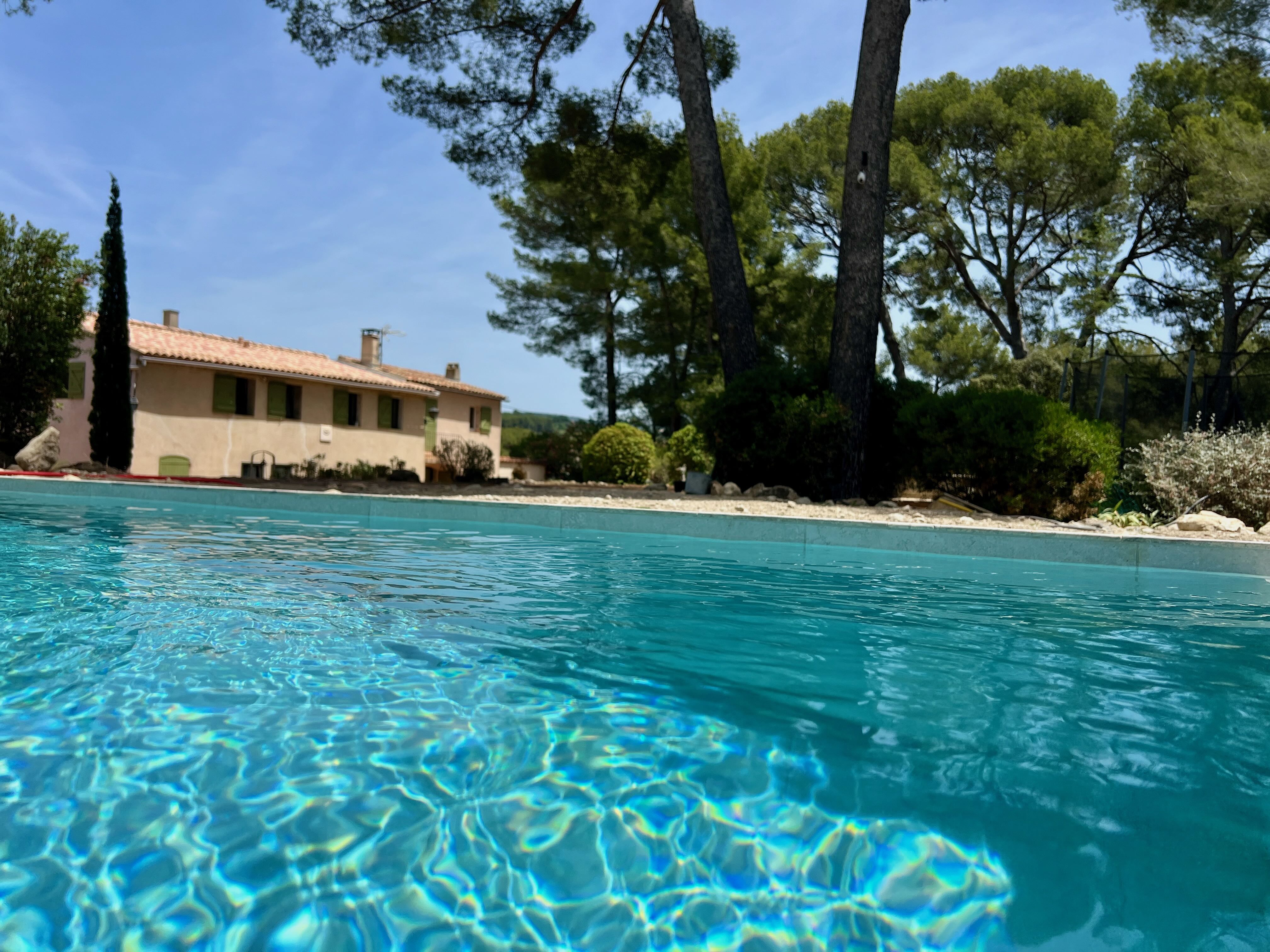 Piscine privée disponible à la location