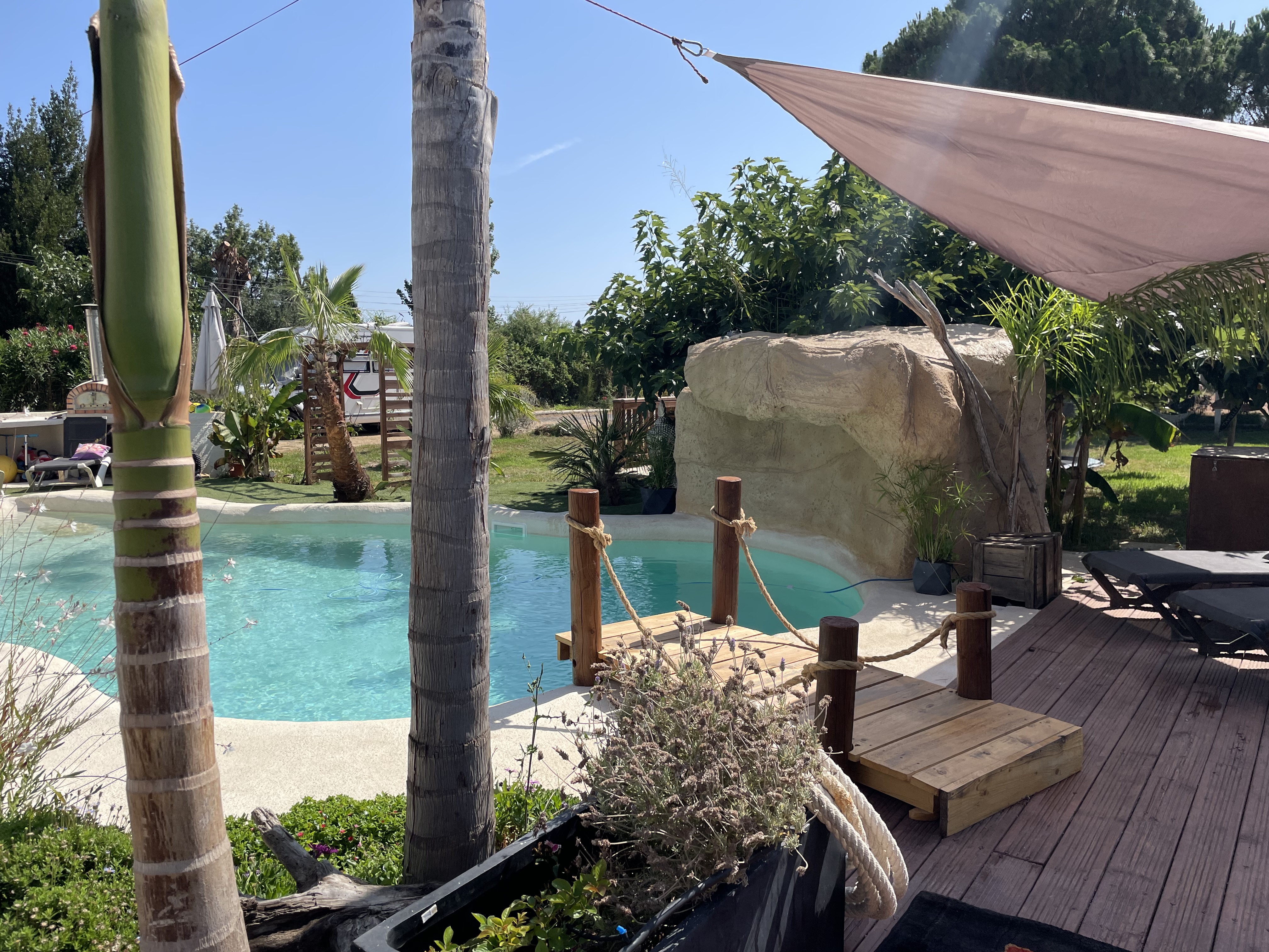 Piscine privée disponible à la location