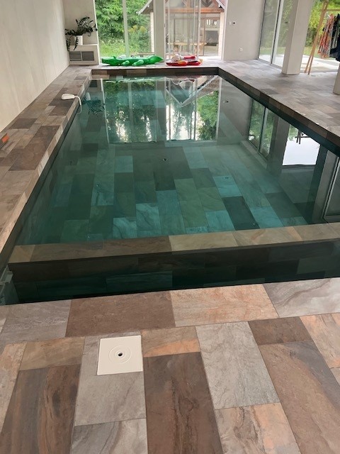 Piscine privée disponible à la location