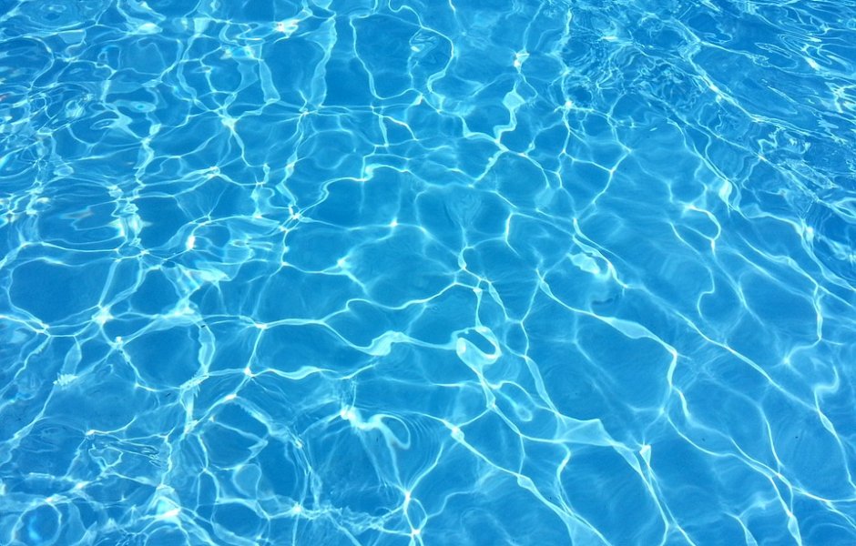 Piscine privée disponible à la location