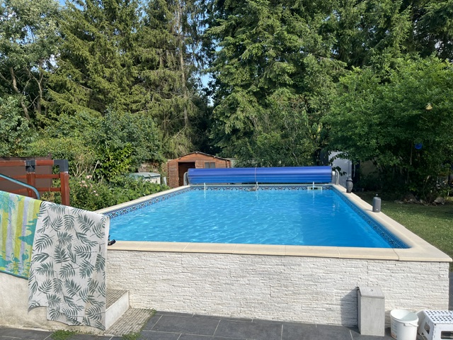 Piscine privée disponible à la location