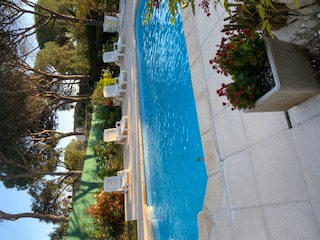 Piscine privée disponible à la location